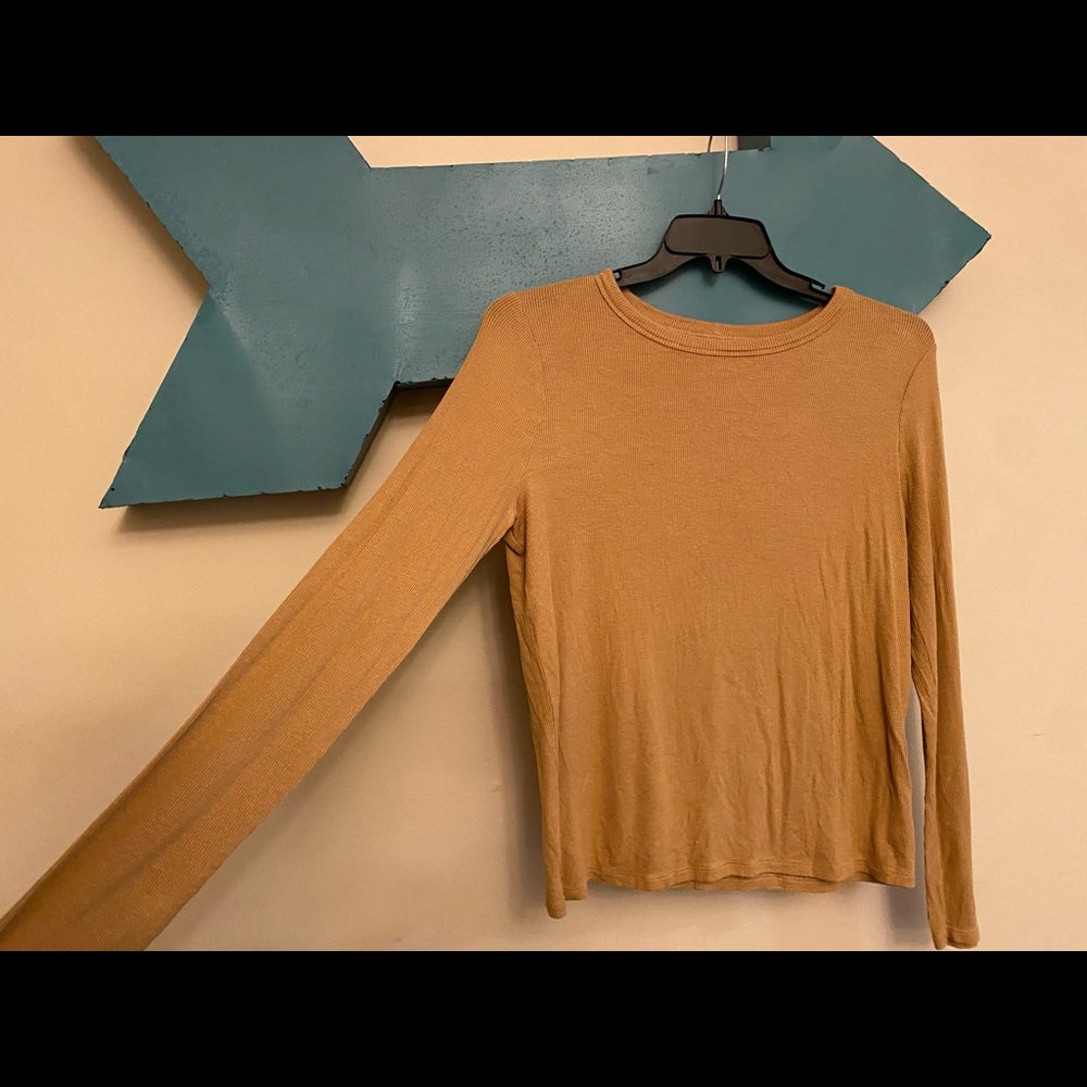 Scoop neck ribbed long sleeve top